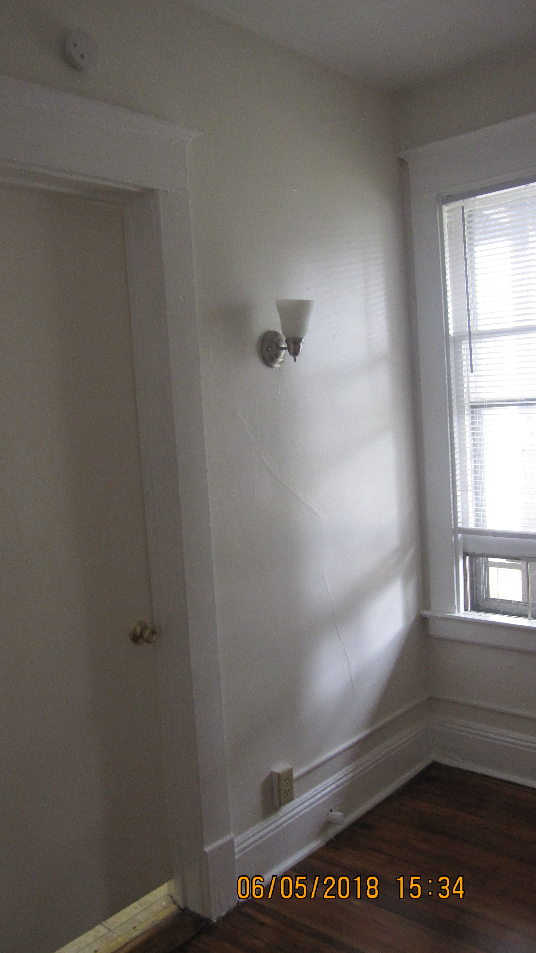 Bedroom
                    near window